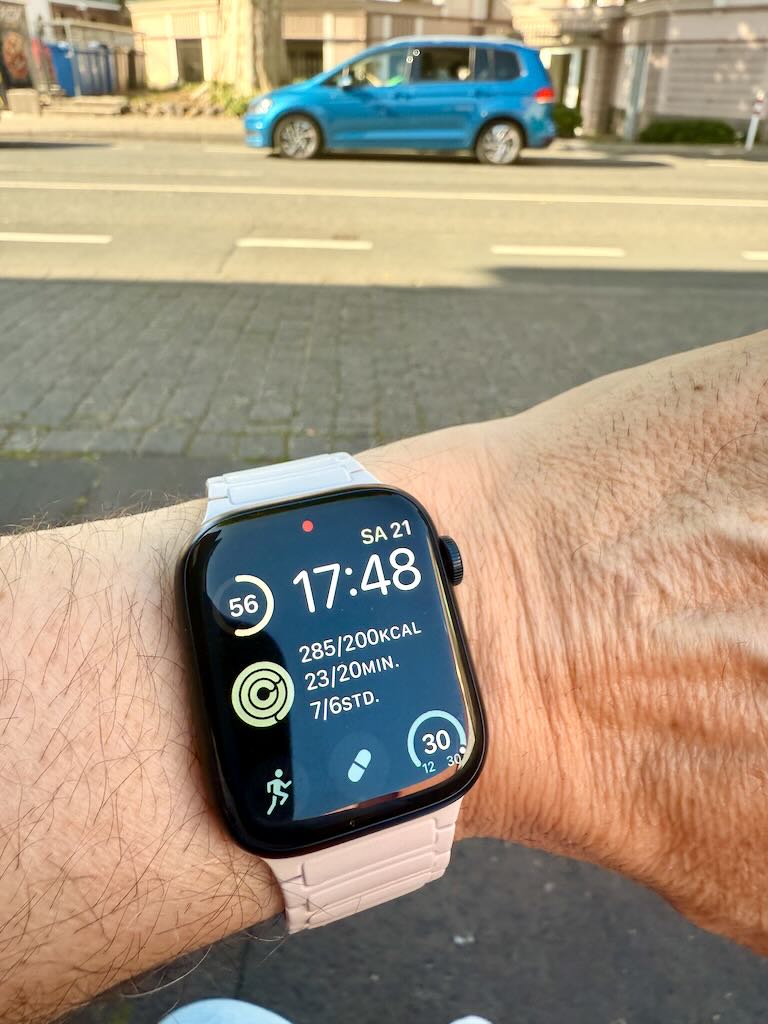 Die Uhr zeigte 30 Grad