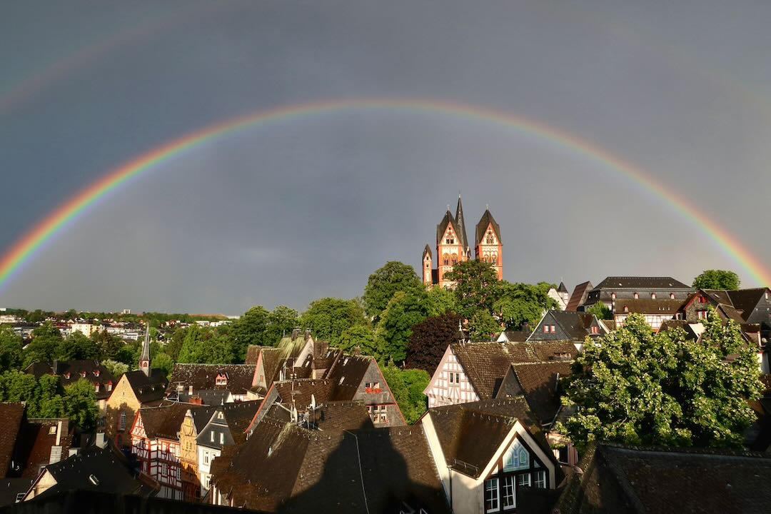 Regenbogen am Dom